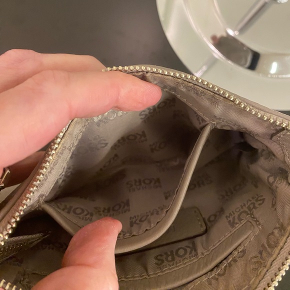 Michael Kors wristlet - Picture 3 of 5